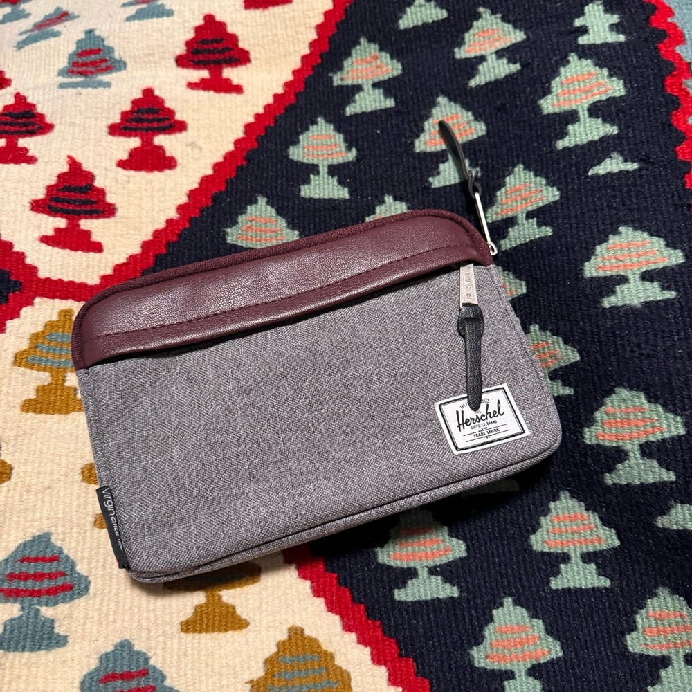 Herschel Virgin Atlantic Zip-Up
Makeup Bag
